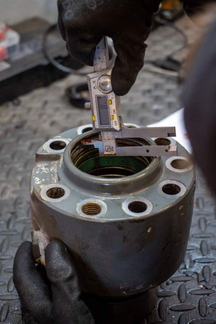 Fabrication et réparation de vérins hydrauliques près de Tarbes